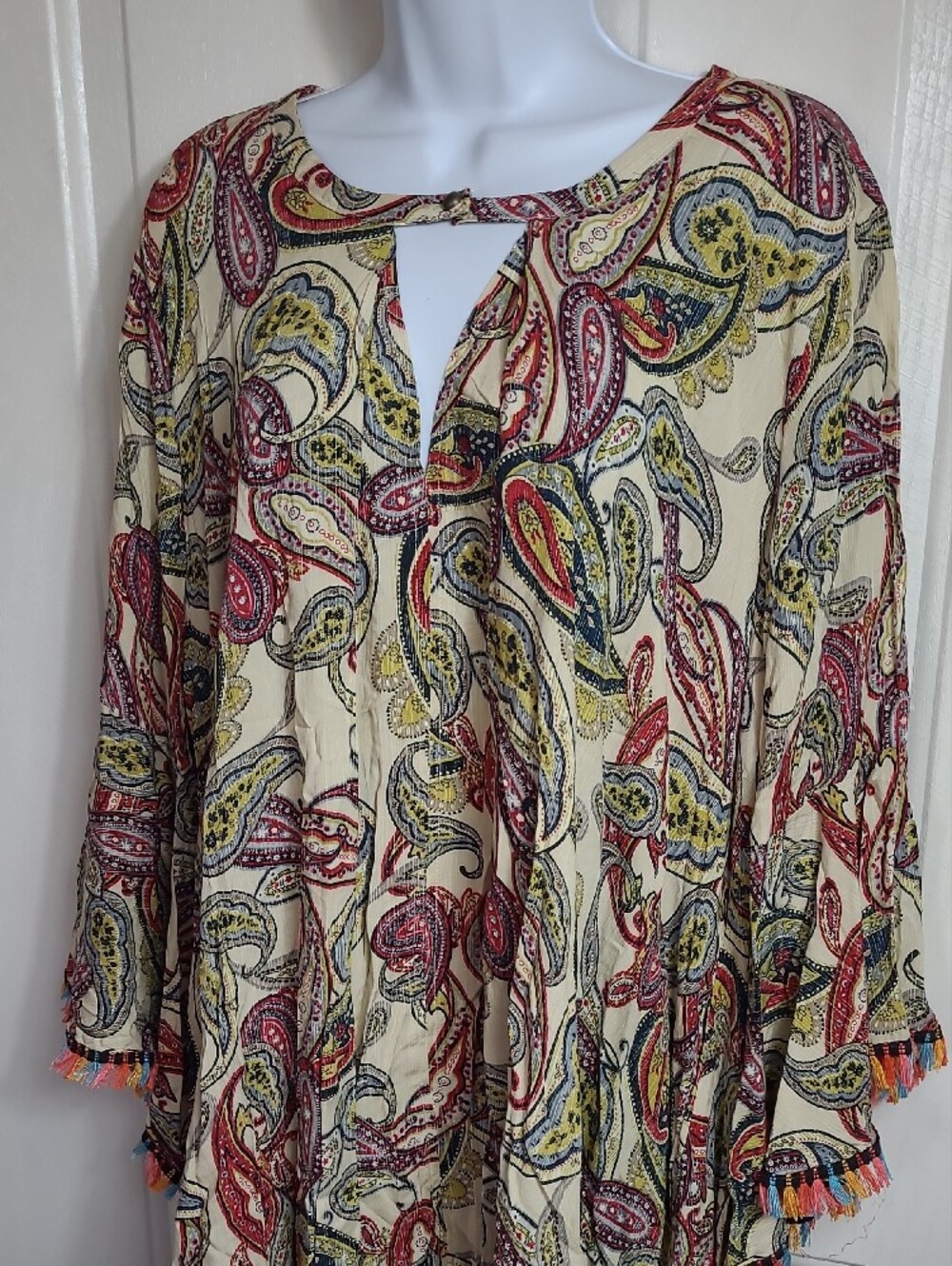 JODIFL Olive Paisley V-Neck Balloon Sleeve Tunic - Picture 2 of 15